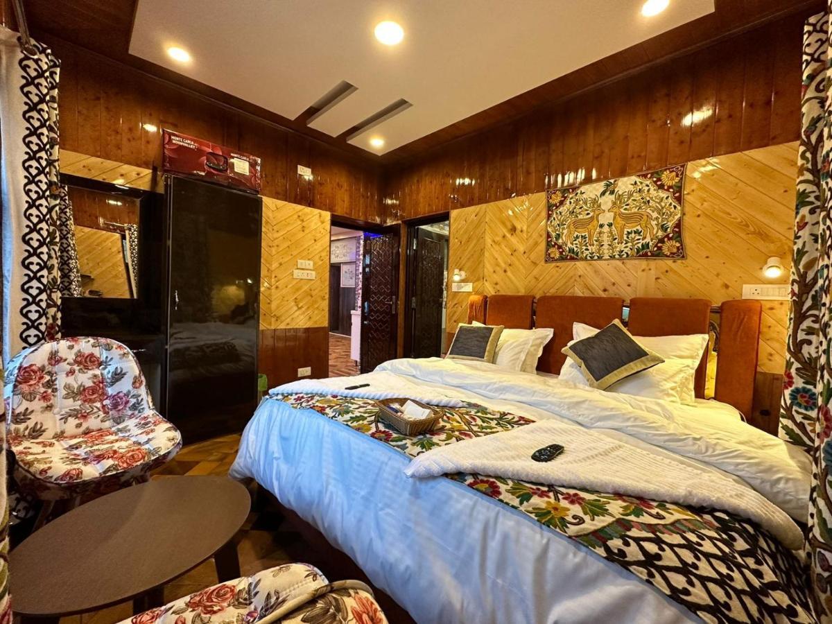 Batakut Cliff Cottage Pahalgam, Kashmir מראה חיצוני תמונה