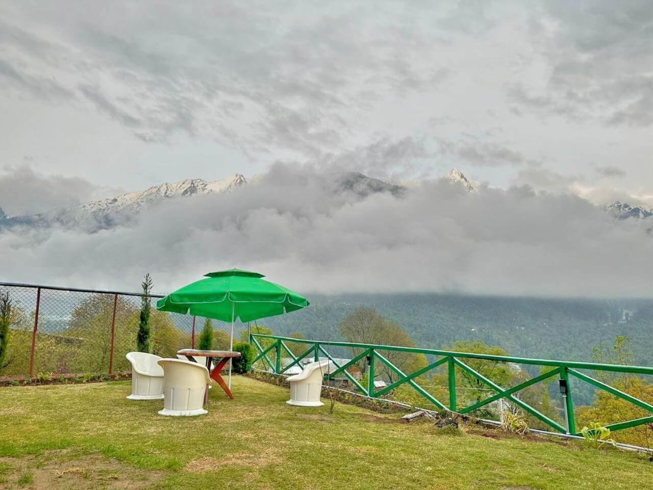 Batakut Cliff Cottage Pahalgam, Kashmir מראה חיצוני תמונה