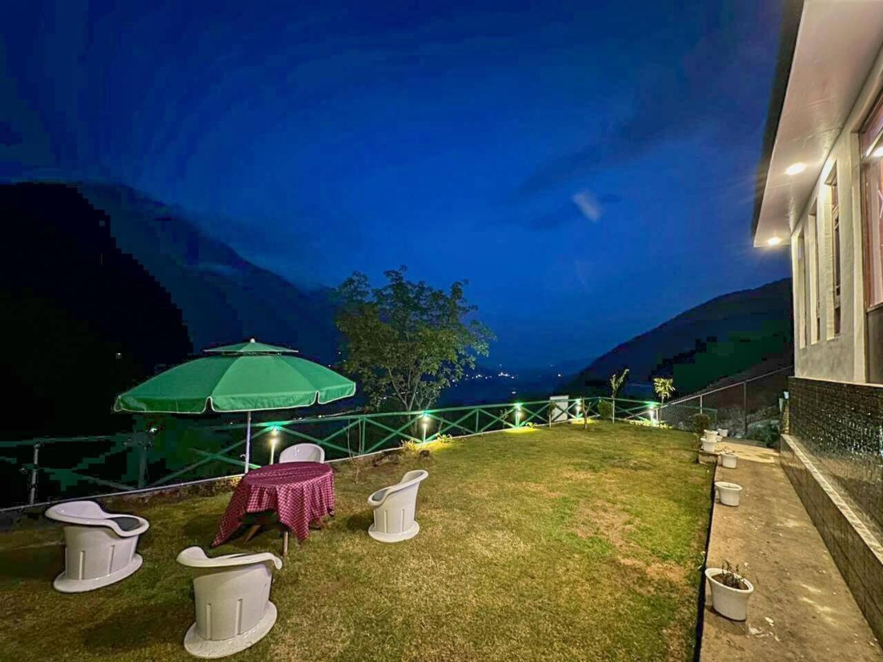 Batakut Cliff Cottage Pahalgam, Kashmir מראה חיצוני תמונה