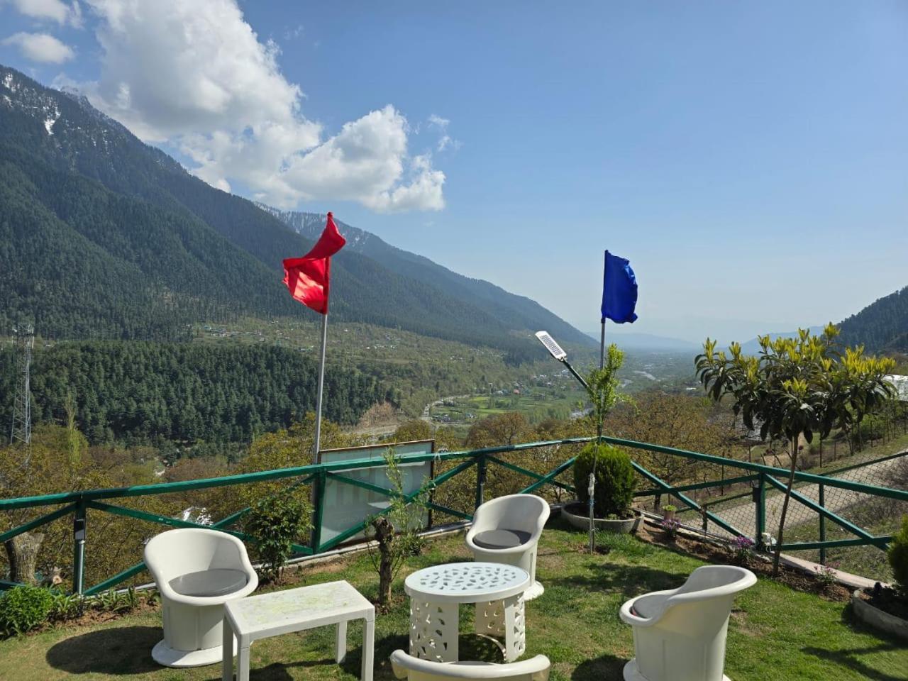 Batakut Cliff Cottage Pahalgam, Kashmir מראה חיצוני תמונה