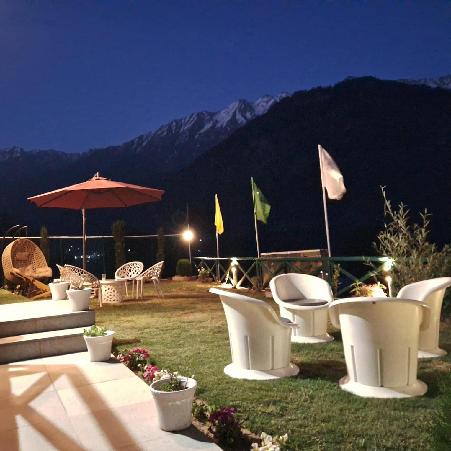 Batakut Cliff Cottage Pahalgam, Kashmir מראה חיצוני תמונה