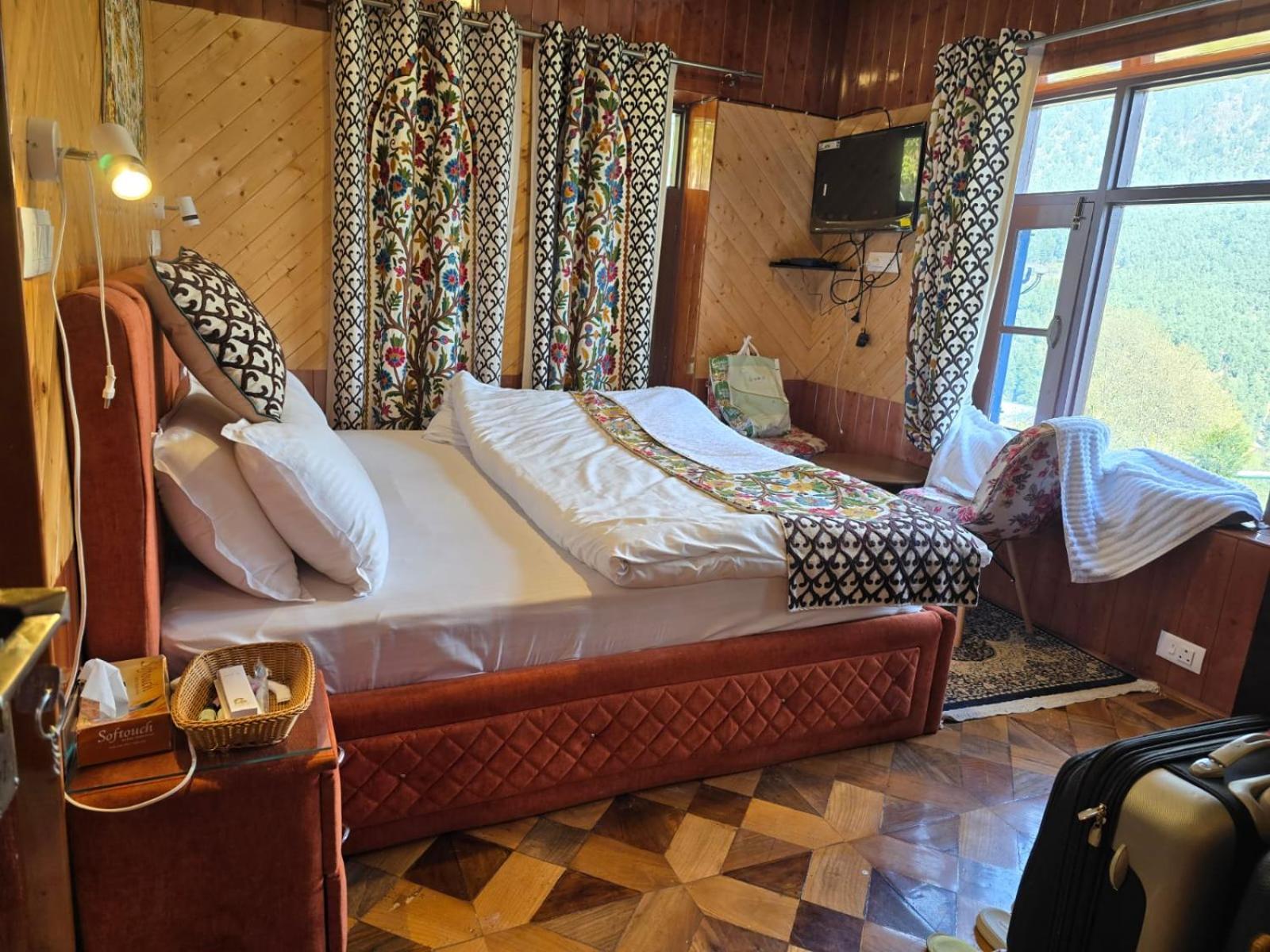 Batakut Cliff Cottage Pahalgam, Kashmir מראה חיצוני תמונה