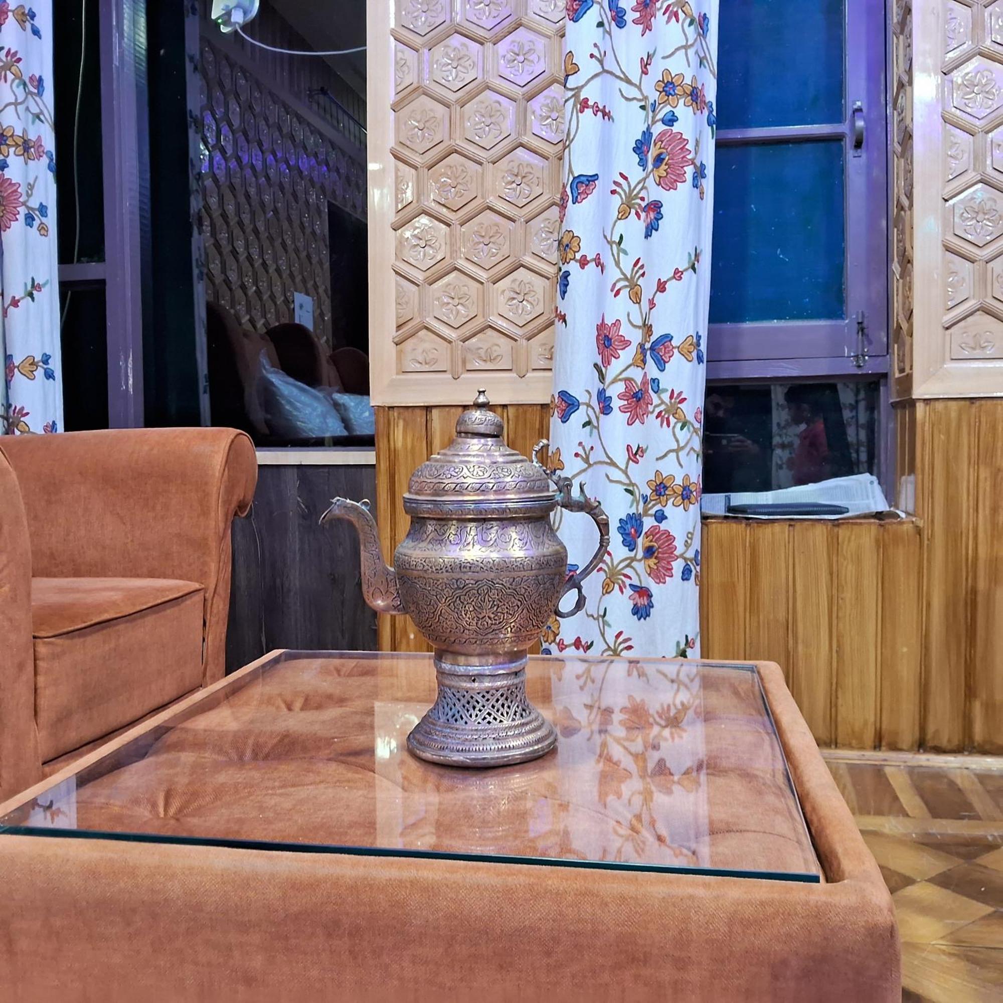 Batakut Cliff Cottage Pahalgam, Kashmir מראה חיצוני תמונה