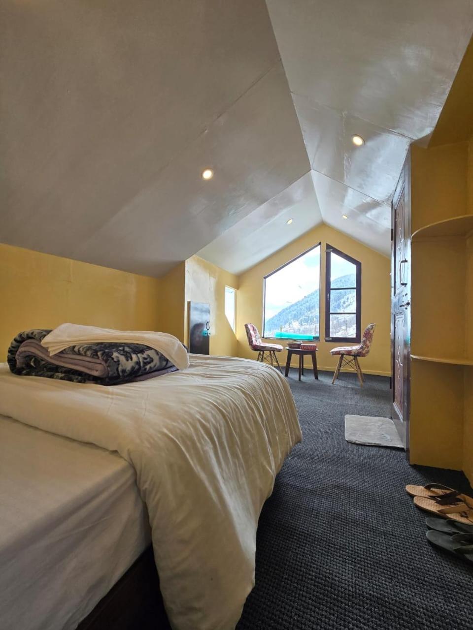Batakut Cliff Cottage Pahalgam, Kashmir מראה חיצוני תמונה